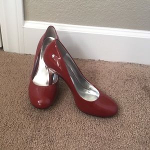 Jessica Simpson red pumps
